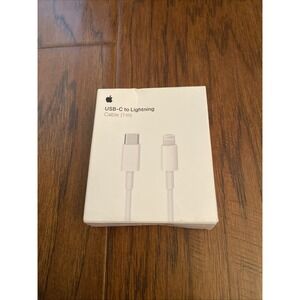 Apple MM0A3AM/A 1m USB-C to Lightning Cable White Open Box